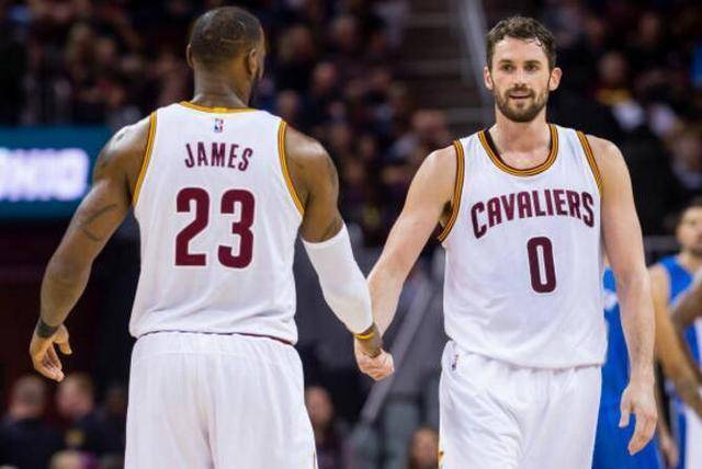 随着网球运 随着网球运